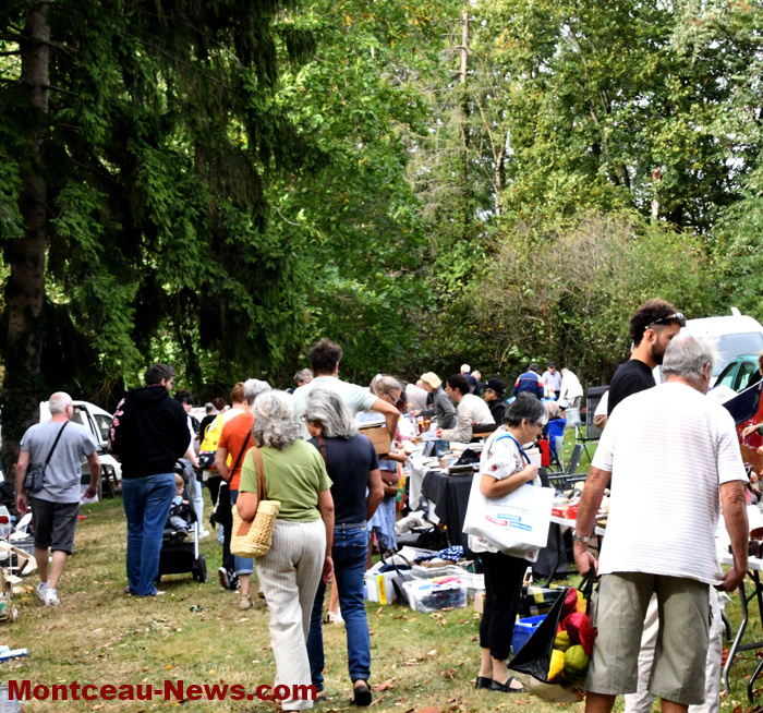 Gourdon vide grenier du comité des Fêtes Montceau News L