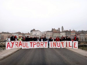Manifestation de soutien aux luttes contre l’aéroport de Notre dame des Landes
