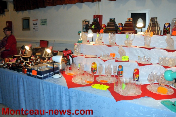 salon peche blanzy 26011320