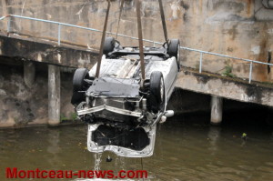 Voiture dans le canal à Montceau-les-Mines REACTUALISE (Voir nos 2 vidéos)