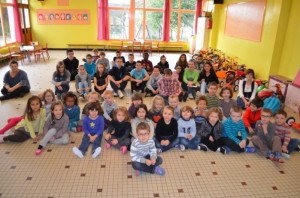 Rencontre entre les collégiens et des écoliers de maternelle (Saint-Vallier)