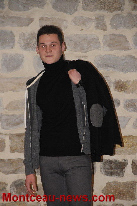 izac defile 30121315