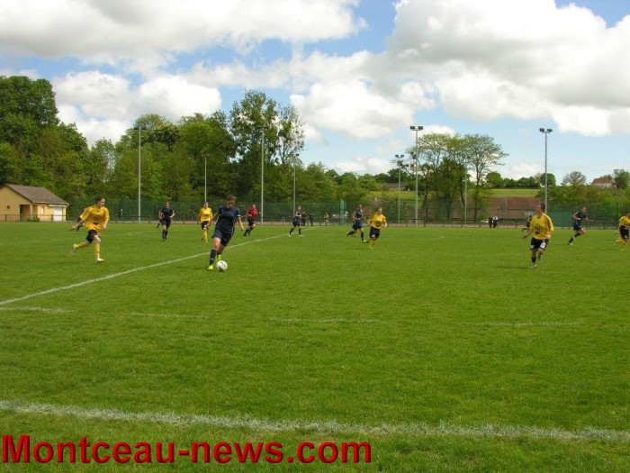foot filles blanzy 1205144