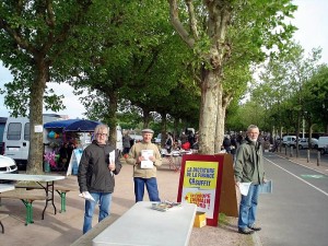 Brocante du PCF -Membre du Front de Gauche (Montceau-les-Mines)