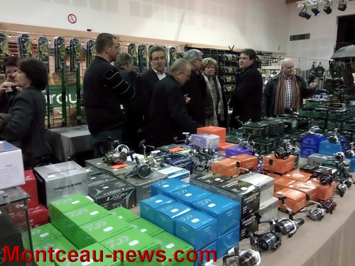 SALON PECHE 24011513