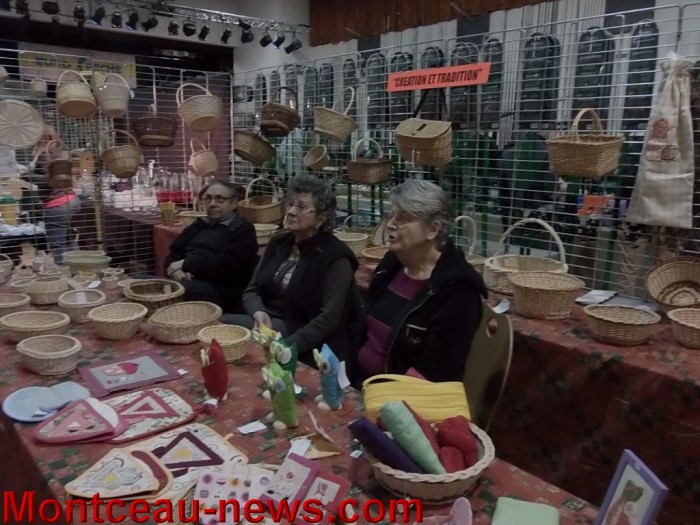 SALON PECHE 24011517