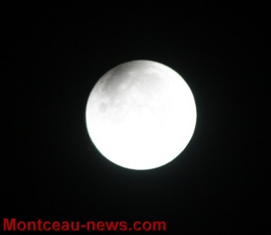 Spectaculaire éclipse lunaire…