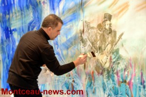 Hommage aux victimes des attentats de Paris…
