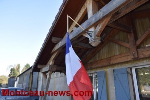 A Eurodouglas la hampe du drapeau est cassée…