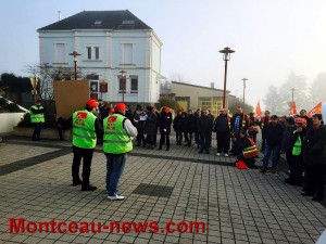 Réactualisé à 19 h 45  – Manifestation devant la mairie de Saint-Vallier…