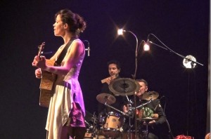 Concert d’Ello Papillon à l’Embarcadère (Montceau-les-Mines)