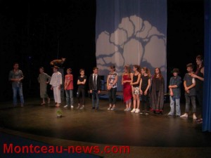 Des élèves de 5e du collège Copernic à Saint-Vallier pour la première fois sur scène