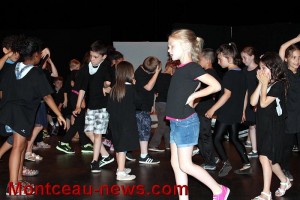 Spectacle des écoles Eugénie Cotton et Irène et Frédéric Joliot Curie à Saint-Vallier
