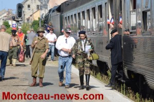 LIbération de Montceau : arrivée à la gare, défilé dans les rues, visite du camp militaire…