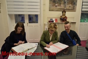 Signatures des 2 premiers contrats Service Civique (Montceau)