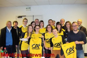Féminines USGM-FCG (Génelard, Foot) : le Crédit Agricole offre un jeu de maillots à l’équipe féminine mais pas que…