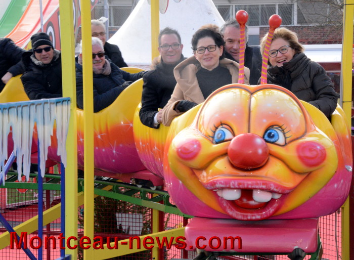 village-noel-05121610