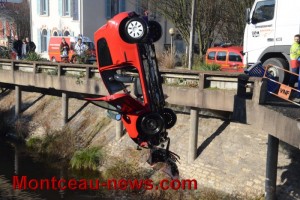 Réactualisé à 18 h 25  – Voiture dans le canal du Centre à Montceau… (Voir notre vidéo)