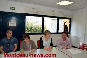 Centre social : conférence de presse sur les adultes relais