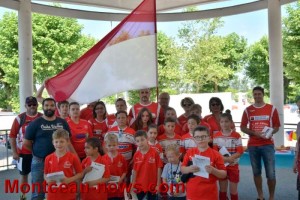 Les maillots rouge et blanc défilent en ville (Montceau)