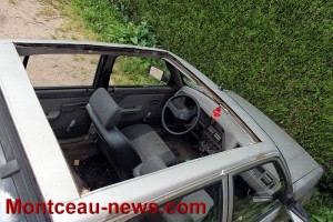Faits divers ou insolite ? Abandonnée sur un parking du bourg à Saint-Vallier