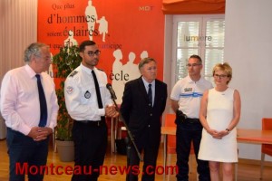 Signature en Mairie du Protocole “ Participation citoyenne ” (Montceau)