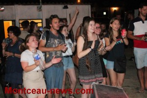 La fête « faîtes » de la musique au stade à Pouilloux