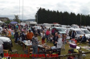Saint-Vallier : Vide-grenier du COS