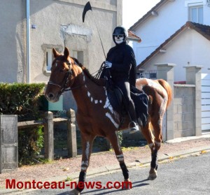 Halloween dans les rues de Saint-Vallier