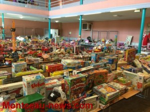 Bourse aux jouets salle du syndicat à Montceau