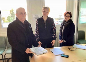 Le CODEF remet la pétition à  l’ARS Bourgogne – Franche-Comté….