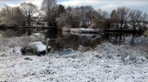 Plan d&rsquo;eau sous la neige