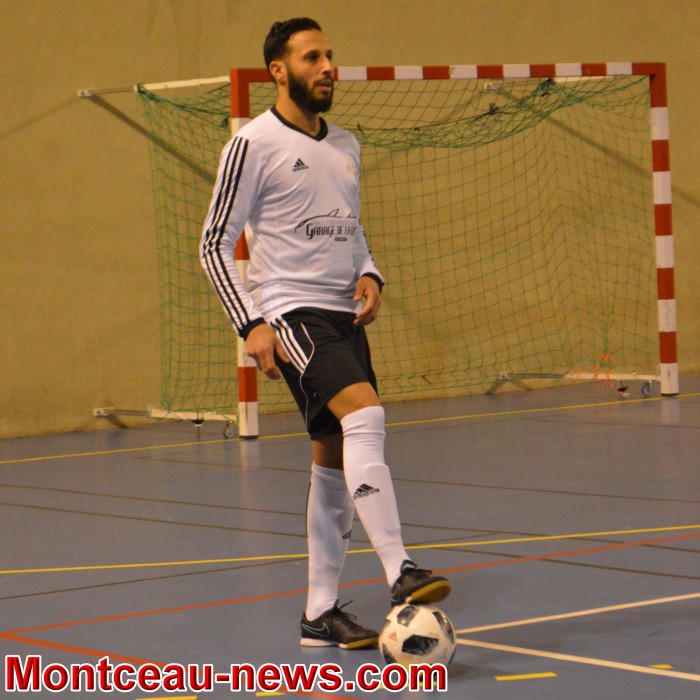 foot 27031810