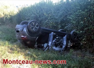Faits divers – voiture en feu à Saint-Vallier…
