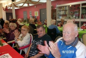 Goûter de Noel à l&rsquo;EHPAD Les Lys du Centre Hospitalier de Montceau les Mines