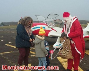 Le Père Noël descend bien du ciel !