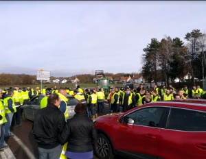 Des gilets jaunes au rond-point Jeanne Rose (Montchanin)