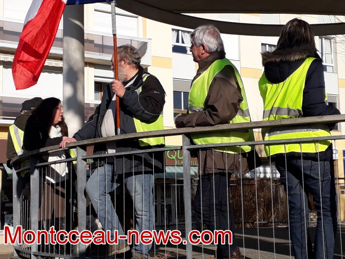 Manifestation gilets jaunes Montceau journee action 5 feverier 05021910