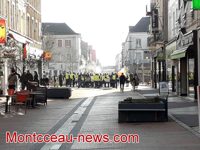 Manifestation gilets jaunes Montceau journee action 5 feverier 0502194