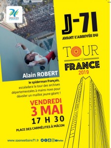 Escalade de la tour des Archives départementales par Alain Robert (CD71)