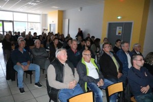 ETANG-SUR-ARROUX : Dernière ligne avant le concert de Michaël Jones