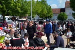 Saint-Vallier :  Vide-grenier de « Saint-Vallier en Fête »