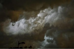Orage sur le bassin minier