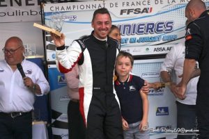 Sport auto – Il est sur la seconde marche du championnat de France de la spécialité (pour l’instant)