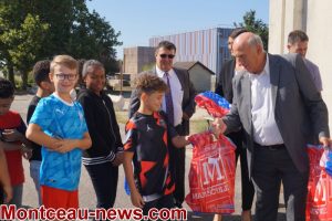Remise des kits scolaires aux collégiens à St Vallier