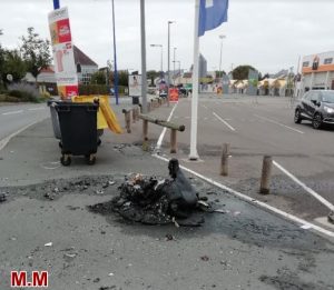Feu de poubelles à Montceau