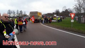 Réactualisé à 11 : 10 – Social : cette fois, la circulation « filtrée » au rond-point du Vieux Saule