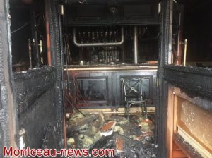 REACTUALISE  à 18 h 10 – Montceau-les-Mines : le bar le Chieffield ravagé par les flammes. 