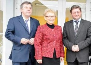 ADIEU ET MERCI, ALICE