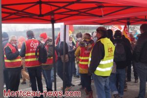 Manifestation dans le calme devant Michelin ce jeudi matin